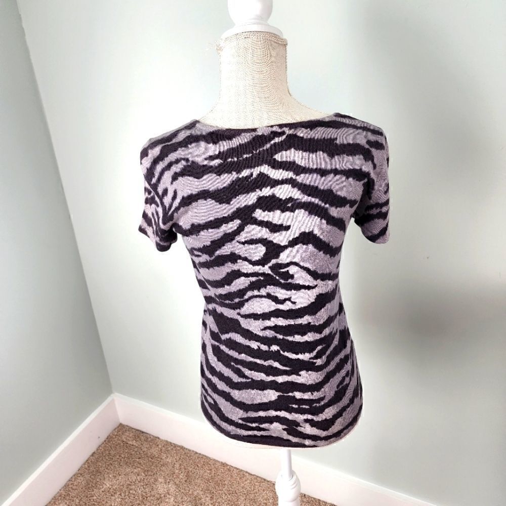 ANN TAYLOR WOMEN'S SHORT SLEEVE SCOOP NECK TOP GRAY AND BLACK SIZE SMALL - Picture 4 of 6